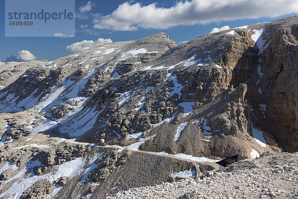 Aussicht vom Sass Pordoi  2925 m  auf den Neuner  Sella-Gruppe  Dolomiten  Italien  Europa