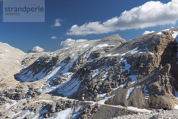 Aussicht vom Sass Pordoi  2925 m  auf den Neuner  Sella-Gruppe  Dolomiten  Italien  Europa