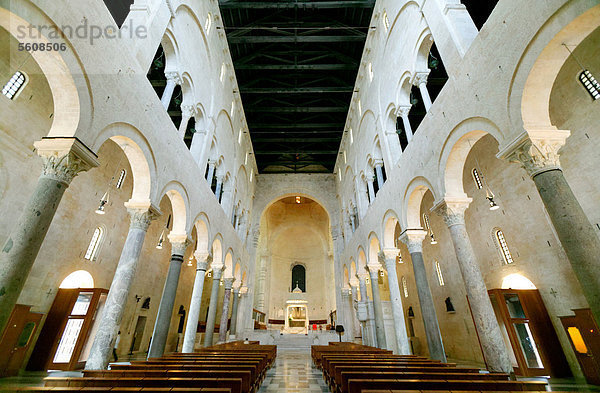 Innenansicht  Kathedrale von Bari  Apulien  Italien  Europa