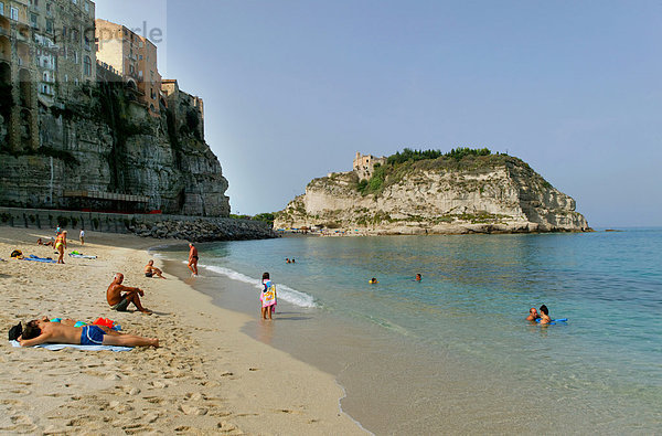 Strand im Badeort Tropea  Kalabrien  Italien  Europa