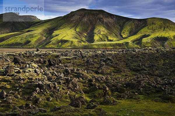 Lavafeld und Berge  Landmannalaugar  Fjallabak Naturschutzgebiet  Hochland  Island  Europa