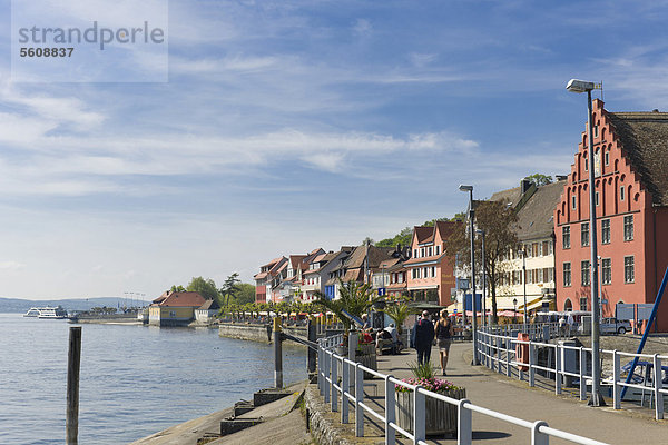 Uferpromenade in der Unterstadt  Meersburg  Bodensee  Baden-Württemberg  Süddeutschland  Deutschland  Europa