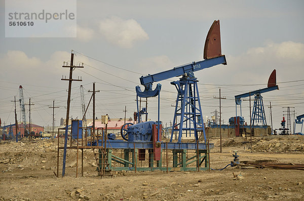 Ölfeld von Baku auf der Abseron-Halbinsel am Kaspischen Meer  Baku  Aserbaidschan  Kaukasus  Vorderasien