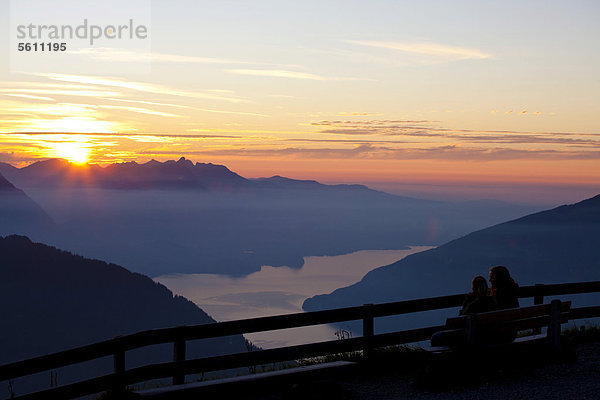 Sonnenuntergang über Thuner See  Blick von der Schynige Platte  Berner Oberland  Schweiz  Europa