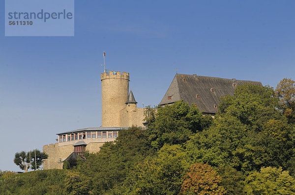 Schloss Biedenkopf mit Palas Bergfried und Panorama-Restaurant  Biedenkopf  Hinterland  Kreis Marburg-Biedenkopf  Hessen  Deutschland  Europa