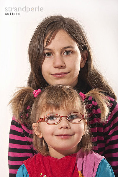 Schwestern  5jähriges und 13jähriges Mädchen