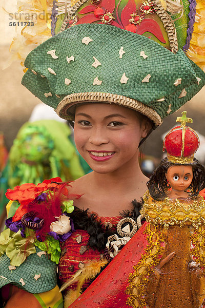 Tänzerin beim Pasinaya 2012 Folklore Festival im Cultural Center of the Philippines  Manila  Philippinen  Asien