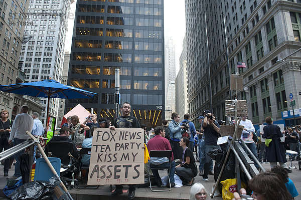 Vereinigte Staaten von Amerika USA Bankenviertel Nachricht Party küssen Rebellion Nordamerika Eigentum New York City Schriftzeichen Fuchs Manhattan Tee