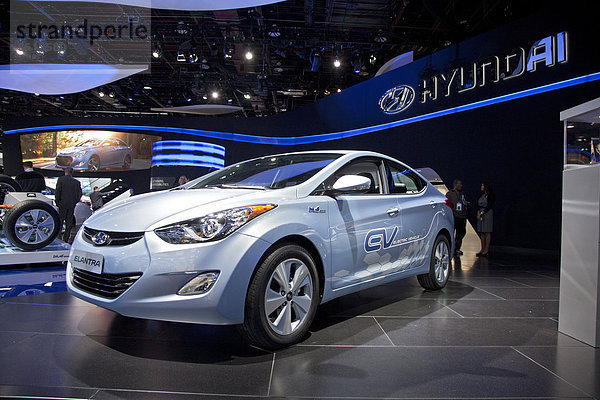 Hyundai Elantra Plugin-Elektrofahrzeug  für zukünftige Produktion entwickelt  auf einem Stand der Automesse North American International Auto Show  Detroit  Michigan  USA