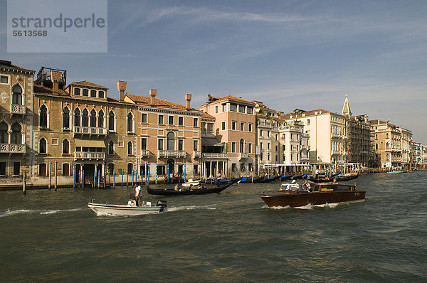 Palazzi am Canale Grande  Boote  Venedig  Venetien  Italien  Europa
