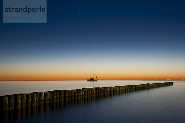 Europa Abend Beleuchtung Licht Tretboot Ostsee Baltisches Meer Wellenbrecher Deutschland