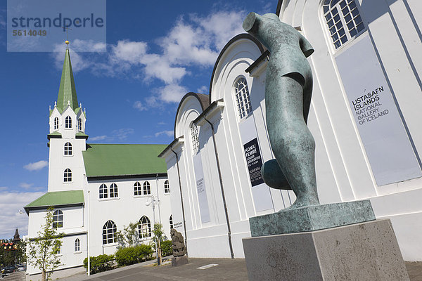 Die Frikirkjan  Freikirche und die Nationalgalerie Listasafn  Reykjavik  Island  Nordeuropa  Europa