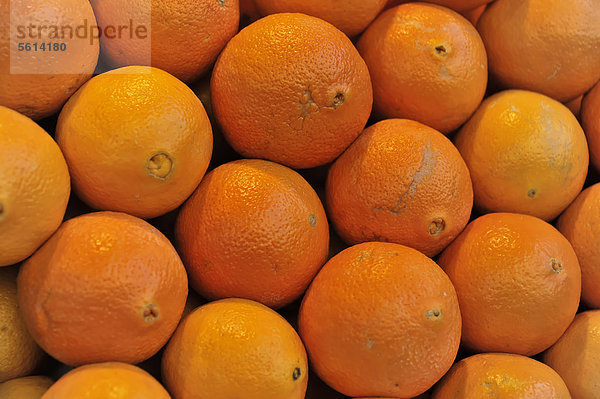 Orangen  gestapelt  Wochenmarkt  Madrid  Spanien  Europa