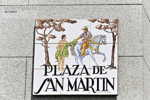 Plaza de San Martin  Straßenschild aus Kacheln  Madrid  Spanien  Europa