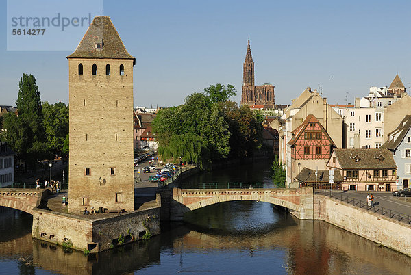 Wehrturm  mittelalterliche Brücke über die Ill  Ponts Couverts  gedeckte Brücke  Straßburg  Strasbourg  Elsass  Frankreich  Europa