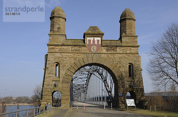 Historische Portalbrücke  Harburg  Hamburg  Deutschland  Europa