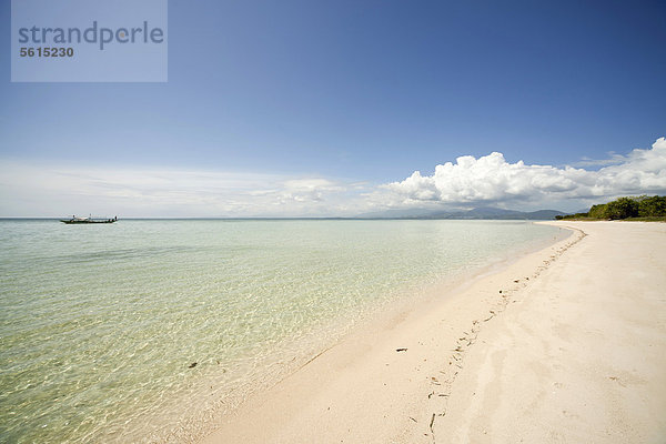 Traumstrand auf der Insel Pandan Island in der Honda Bay vor Puerto Princesa  Insel Palawan  Philippinen  Asien