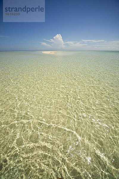 Sandbank vor der Insel Pandan Island in der Honda Bay vor Puerto Princesa  Insel Palawan  Philippinen  Asien