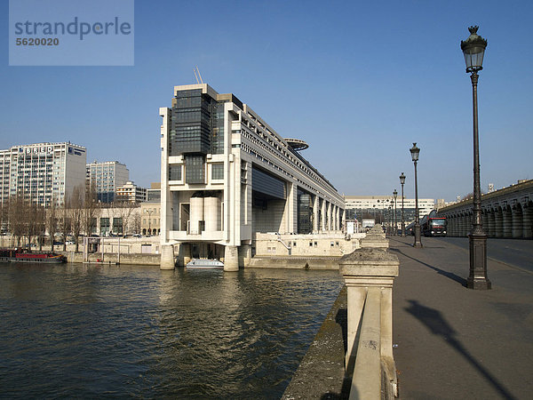 Finanzministerium  Pont de Bercy  Seine  Paris  Frankreich  Europa