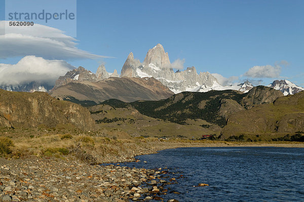 Nationalpark Los Glaciares  UNESCO Weltkulturerbe  Gebirgskette mit dem Berg Monte Fitz Roy  El Chalten  Provinz Santa Cruz  Patagonien  Argentinien  Südamerika