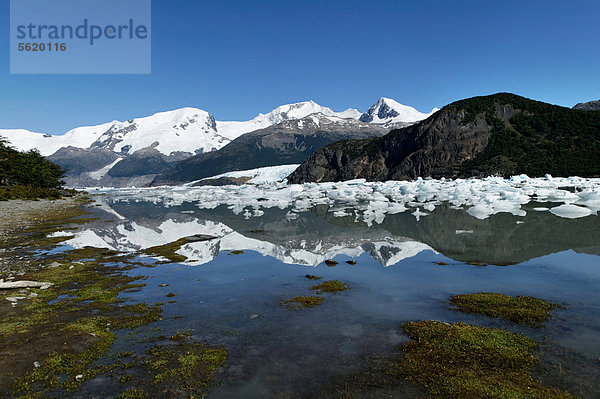Lago Onelli mit Gebirgskette  Nationalpark Los Glaciares  UNESCO Weltkulturerbe  Provinz Santa Cruz  Patagonien  Argentinien  Südamerika