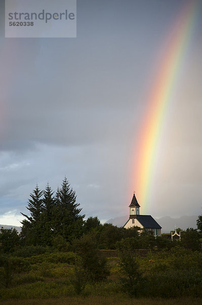Regenbogen über die Kirche von _ingvellir  Thingvellir  Golden Circle  Su_urland  Sudurland  Süd-Island  Island  Europa