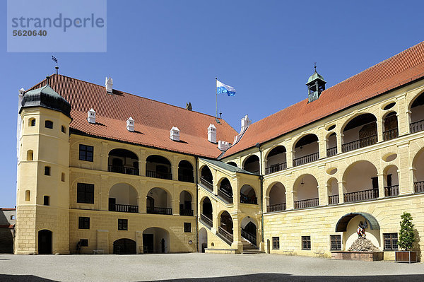 Innenhof der Burg Trausnitz  Landshut  Niederbayern  Bayern  Deutschland  Europa  ÖffentlicherGrund
