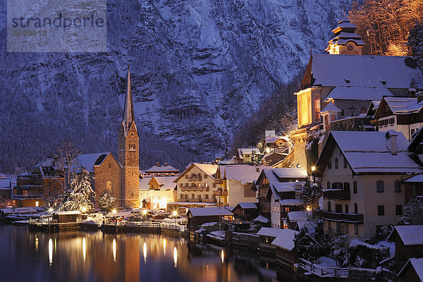 Hallstatt  Hallstätter See  Salzkammergut  Oberösterreich  Österreich  Europa  ÖffentlicherGrund