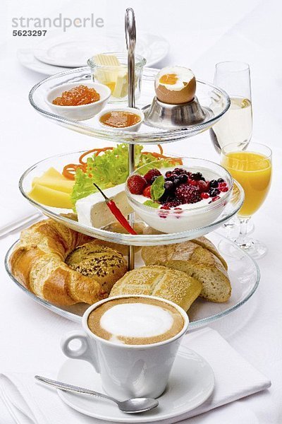 Französisches Frühstück mit Cafe au Lait