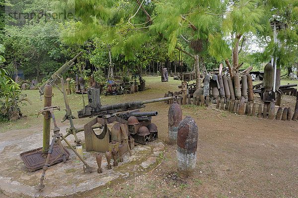 Museum für Waffen und Munition aus dem 2. Weltkrieg  Pazifikkrieg  mit Funden aus der Region  Biak-Krieg  Pazifischer Krieg  bei Kota Biak auf der Insel Biak in Irian Jaya  Westpapua  Indonesien  Südostasien  Asien