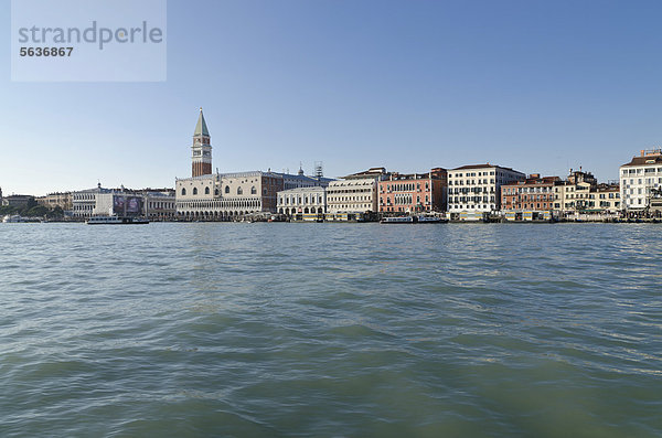 Europa Quadrat Quadrate quadratisch quadratisches quadratischer Flussufer Ufer Venetien Langensee Lago Maggiore Italien