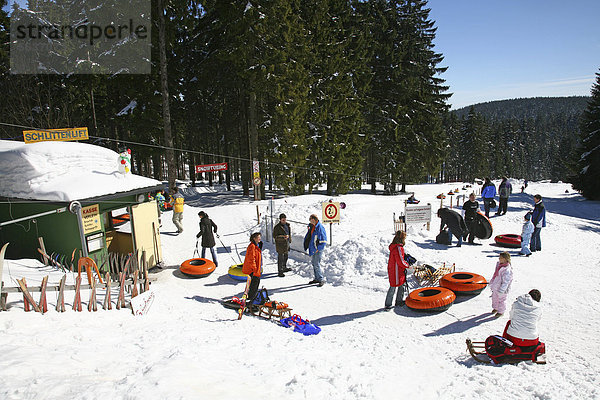 Snowtubing  Wintersportort Oberhof  Thüringer Wald  Thüringen  Deutschland  Europa