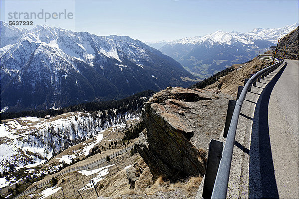 Passstraße vom Jaufenpass nach Sankt Leonhard  Südtirol  Italien  Europa