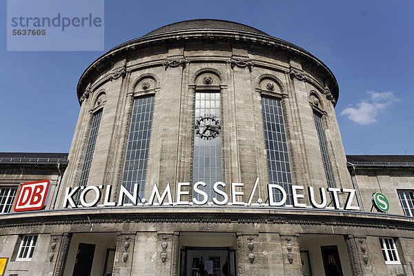 Historischer Kuppelbau  Bahnhof Köln-Deutz  Nordrhein-Westfalen  Deutschland  Europa
