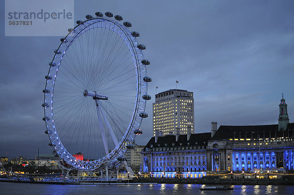 London Eye  blaue Stunde  bewölkt  London  Südengland  England  Großbritannien  Europa