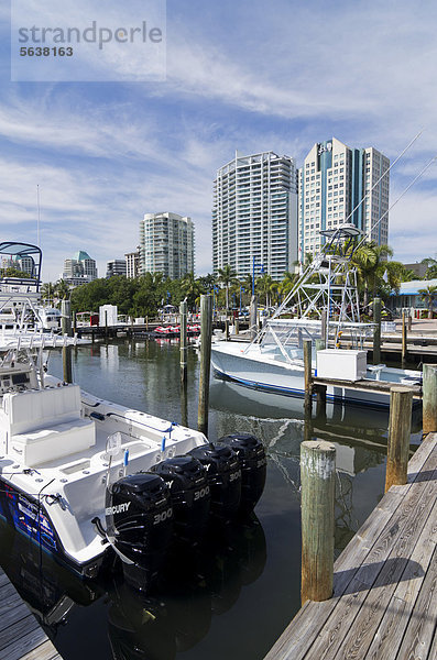 Vereinigte Staaten von Amerika USA hoch oben Strand Gebäude aufwärts Fernverkehrsstraße Jachthafen nebeneinander neben Seite an Seite Florida Miami