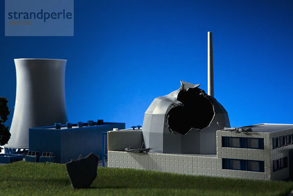 Ein maßstabsgetreues Modell einer Explosion in einem Kernkraftwerk