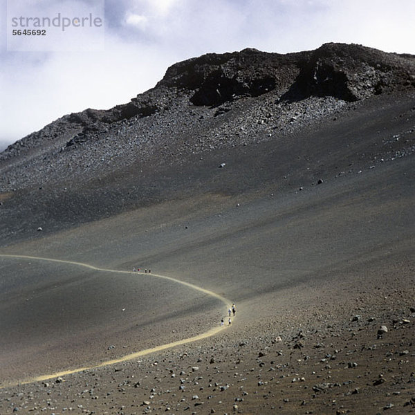 Wanderer auf einem Pfad im Haleakala Nationalpark