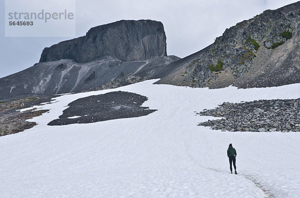 Ein Wanderer auf Black Tusk  Garibaldi Park  British Columbia  Kanada