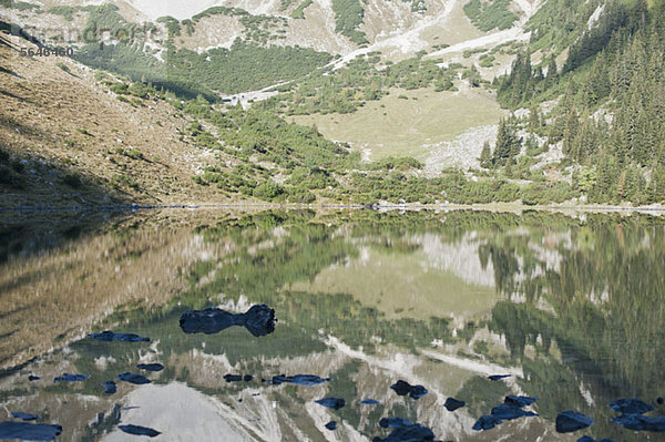 Reflexion im See  Mittenwald  Deutschland