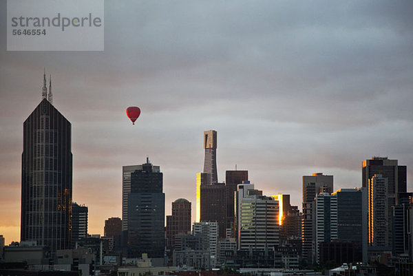 Skyline von Melbourne  Abenddämmerung