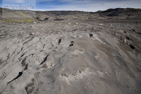 Asche und schwarzer Sand  Wanderweg Fimmvör_uh·ls oder Fimmvörduhals - SkÛgar  Su_urland  Sudurland  Süd-Island  Island  Europa