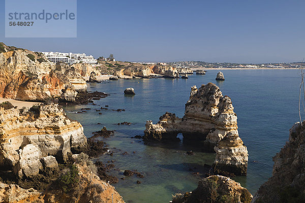 Felsen an der Algarve bei Lagos  Atlantikküste  Portugal  Europa