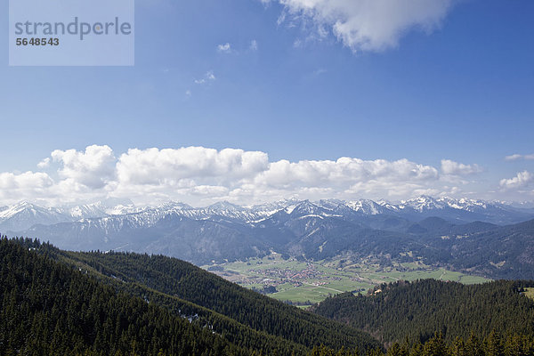 Deutschland  Bayern  Blick auf die Bergketten