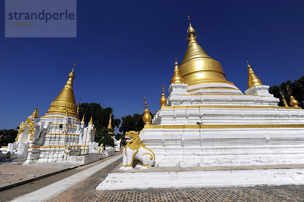 Tempel und Pagoden in Mandalay  Birma  Burma  Myanmar  Südostasien  Asien
