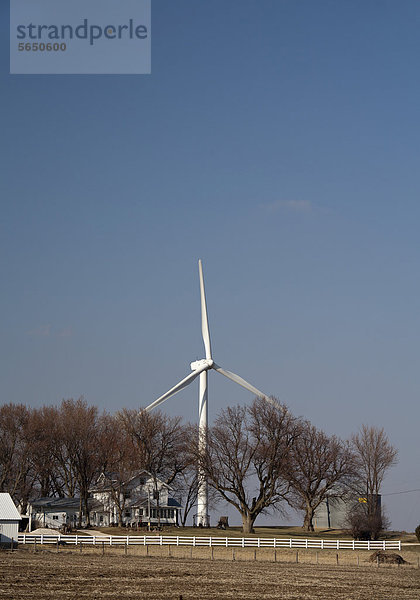 Vereinigte Staaten von Amerika USA Windturbine Windrad Windräder Bauernhof Hof Höfe