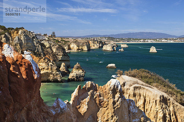 Felsen an der Algarve bei Lagos  Atlantikküste  Portugal  Europa