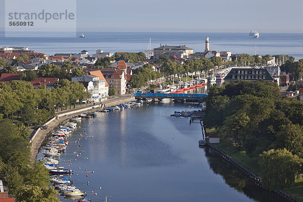 Deutschland  Rostock  Blick auf den Hafen mit der Warnow