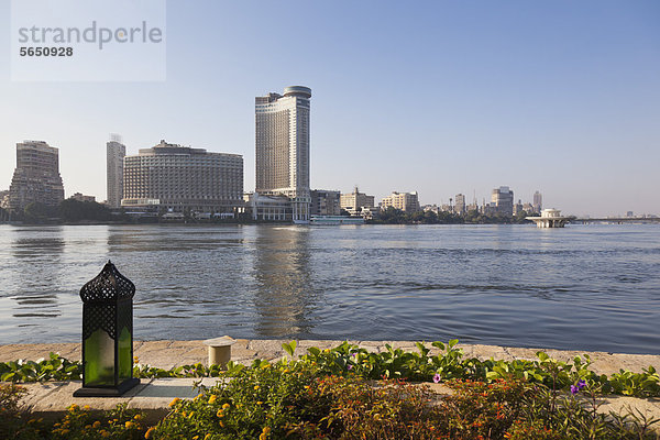 Ägypten  Kairo  Blick auf Hoteltürme mit Nil