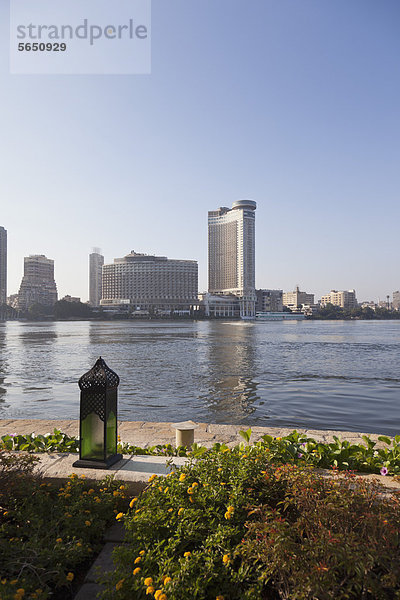 Ägypten  Kairo  Blick auf Hoteltürme mit Nil